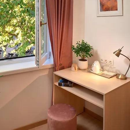 Πανσιόν Lanterna 4*