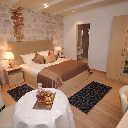 Πανσιόν Lanterna