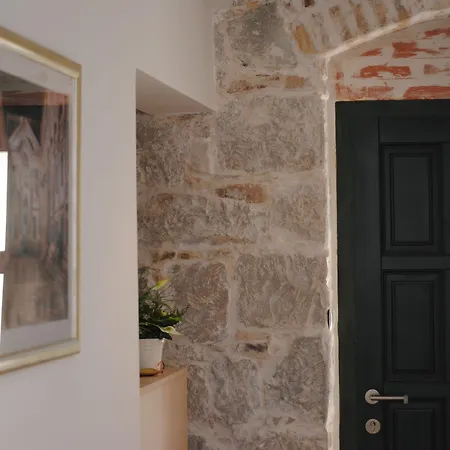 Lanterna Πανσιόν