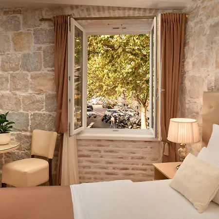 Πανσιόν Lanterna 4*