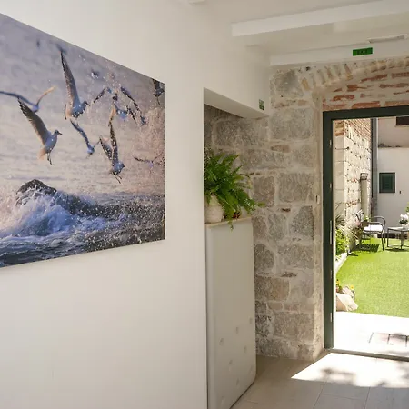 Πανσιόν Lanterna 4*