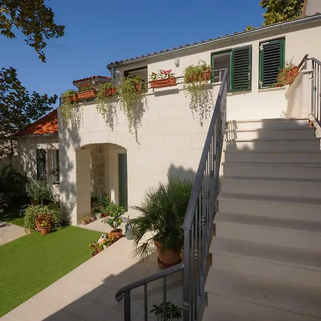 Πανσιόν Lanterna Σπλιτ