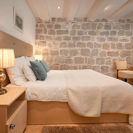 Lanterna Konukevi 4*