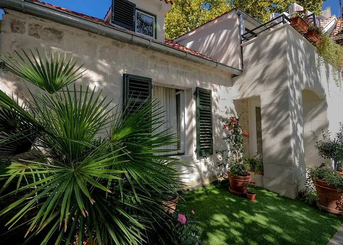 ゲストハウス Lanterna 4*