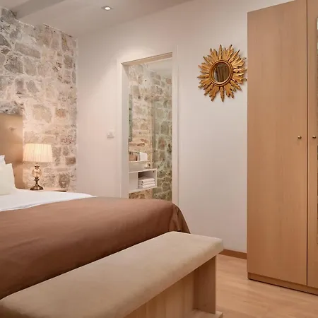 Pensión Lanterna 4*